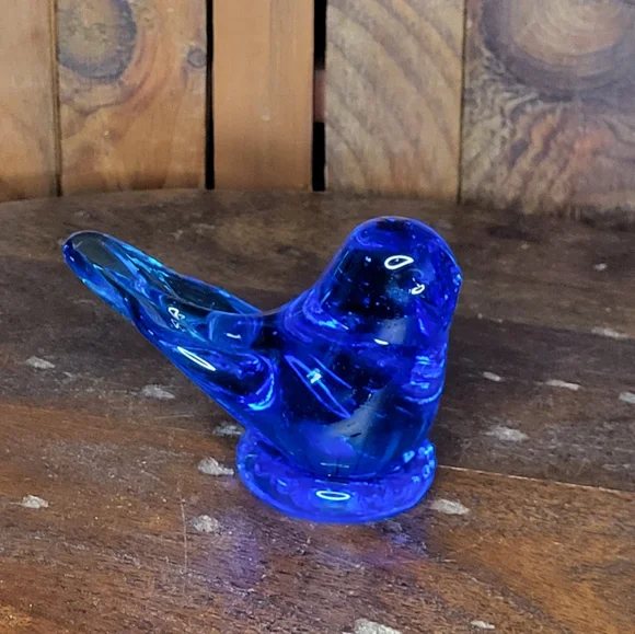 Blue Glass Bird Figurine - Picture 3 of 16